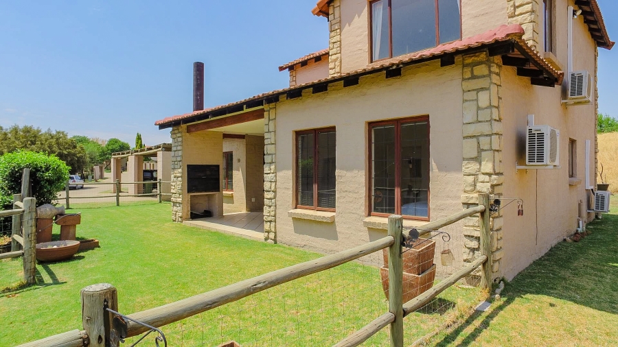 To Let 3 Bedroom Property for Rent in The Coves North West
